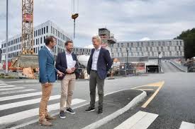 Fredrik steneviks roller og relasjoner (27p). Bygger Uten En Eneste Signert Leieavtale Estate Vest