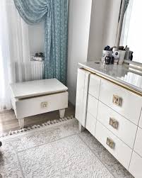 Oval Mobilyalar Tatli Ve Sik Bir Dekor Ezginur Hanimin Salonu Mobilya Mobilya Fikirleri Dekor