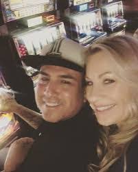 Carrie Hardison's Instagram, Twitter & Facebook