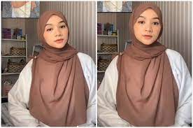 Penampilan hijab kamu akan terlihat sopan karena tutorial hijab pashmina simpel ini dibuat hingga menutup bagian dada. Tutorial Hijab Pashmina Menutupi Dada Yang Stylish Dan Cepat Tanpa Ribet Simak Video Serta Langkah Mudahnya Portal Jember