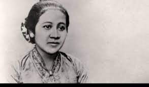 Ibu kita kartini pendekar bangsa pendekar kaumnya untuk merdeka. Chord Gitar Dan Lirik Lagu Ibu Kita Kartini