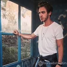 Kişisel sosyal medya hesabından dizinin ilk bölümlerinden beri çekilen fotoğraflarını yayınlayan bay, şimdi yeni hikayeler yaşamanın heyecanını yaşarken kalbimde, aklımda her zaman beni gülümseten, bana şanslı olduğumu. Cocuk Oyuncular Buyudu Arka Sokaklar In Tekin I Onur Bay Buyudu Foto Galerisi 6 Bursadabugun Com