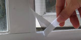 Pasang juga pintu kawat nyamuk pada pintu yang sering dibuka. Cara Meletakkan Nyamuk Di Jendela Plastik Tips Praktis Net Mosquito Di Velcro Di Jendela