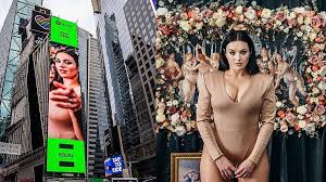 Ewa farna zpěvačka ewa farna v poslední době neustále něco mění. Ewa Farna Je Tvari Spotify Billboardu Na Times Square Idnes Cz