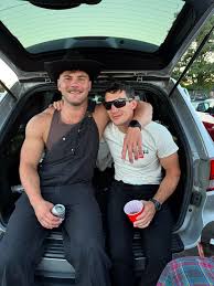 Silky (@noahsilk) • Instagram photos and videos