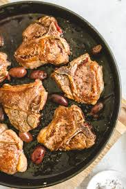 In a very large skillet, heat the olive oil until shimmering. Lamb Chops With Red Wine And Rosemary Andie Mitchell