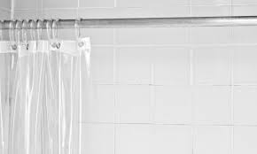 schimmel in je badkamer dit huis tuin en keukenmiddeltje is de oplossing schone douche badkamer schoonmaaktips badkamer tegels schoonmaken