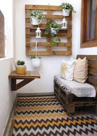 L'estate si avvicina, l'anticiclone delle azzorre di è stabilizzato e abbiamo tutti una gran voglia di stare all'aria aperta! 10 Idee Per Arredare Un Terrazzo Piccolo Verde Pisello