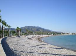 Aquí hi trobareu tranquil·litat, platges solitàries, bon clima tot l'any, excel·lents productes de la mar i de la terra. Playa Les Cases D Alcanar En Alcanar Tarragona