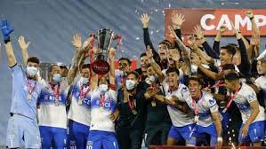 Católica tricampeón del fútbol chileno. U Catolica Empato Con La Calera Y Se Corono Por Primera Vez Tricampeon Del Futbol Chileno Alairelibre Cl