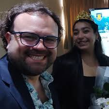 Con una impecable presentación, la Pauli defendió su proyecto de título  "Uso de artrópodos terrestres como bioindicadores de éxito de restauración  ecológica en el Parque Nacional Nonguén, Región del Biobío" en una