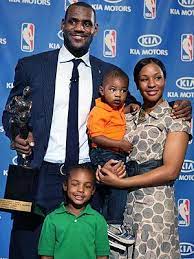 Lebron Didn T Owe Anything To Anyone But He Gave Us What We Ve Been Asking For The Social Media Samura Lebron James Family Lebron James Lebron James And Wife