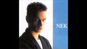 This album includes the best hits of ten years' career of nek.album also includes two new tracks: Nek Von Nek Laut De Album