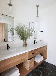 This beautiful master bath with tub and pendant lights with hanging glass includes perimeter recessed lighting in the ceiling, and pendant lighting with hanging glass over the tub area. 92 Best Of Modern Farmhouse Bathroom Vanity Decoration Ideas 5816 Diy Bathroom Vanity Modern Style Bathroom Bathroom Lighting Design