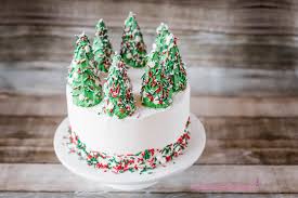 Okay, so this geometric patterned cake decorating idea by sprinkle bakes definitely takes more work than some of our other ideas, but it's more about time than expertise. Christmas Cake Decorating Ideas With Buttercream Novocom Top