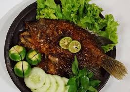 Beri kecap manis, garam, gula pasir, merica bubuk dan air. 7 Resep Bumbu Ikan Bakar Dengan Berbagai Macam Olahan Tak Kalah Nikmat Dari Menu Restoran