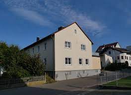 Villa mit einliegerwohnung und traumgarten in ruhiger, familienfreundlicher lage von aichach + aus diskretionsgründen stellt dieses angebot nur. Haus Zum Verkauf Deutschherrenstrasse 3 86551 Aichach Klingen Aichach Mapio Net