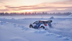Finlandesa por parte de su padre y letona por parte de su madre. Les Engages De L Arctic Rally Avec Kalle Rovanpera Et Un Certain Valteri Bottas