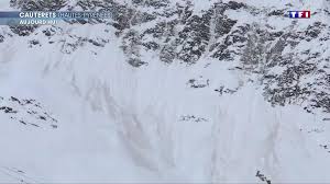 Aujourd'hui, il y en avait pour tous les goûts, avec en prime, neige fraîche et soleil skieurs, snowboardeurs, compétiteurs, et même en ski de randonnée. Hautes Pyrenees Trois Skieurs Tues Par Une Avalanche Lci