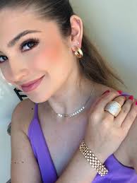 Está precisando de acessórios novos? Chama a Ana Vick Semijoias que nós  levamos até você 🛵💨🛵💨🛵💨🫣 #semijoias #anavicksemijoias #reel