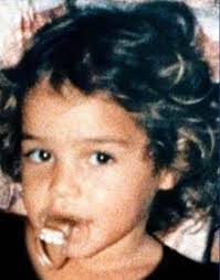 𝐀 33 𝐀Ñ𝐎𝐒 𝐃𝐄 𝐒𝐔 𝐃𝐄𝐒𝐀𝐏𝐀𝐑𝐈𝐂𝐈Ó𝐍 𝐄𝐍 𝐒𝐀𝐍𝐓𝐀  𝐈𝐒𝐀𝐁𝐄𝐋 𝐌𝐀𝐃𝐑𝐄 𝐏𝐑𝐄𝐒𝐈𝐄𝐍𝐓𝐄 𝐐𝐔𝐄 𝐒𝐔 𝐇𝐈𝐉𝐀 𝐄𝐒𝐓Á  𝐕𝐈𝐕𝐀 Michelle Delfi-Feliciano, de cuatro años, desapareció hace 33 años  el 2 de mayo de 1992, según