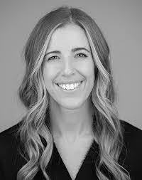 Kara Schueler's Instagram, Twitter & Facebook