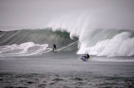 Mike Kelly A Twitteren Tow In Surfers Taking Advantage Of The Big Swell At The Humboldt Bay Harbor Entrance Today Cawx Surf Https T Co Qaomvkiivz