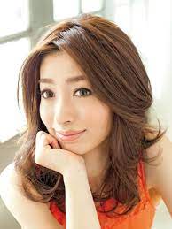 吉高由里子風 長めセンター分け前髪 作り方 ヘアアレンジ 美的 ヘアスタイリング センター分け ロング 美髪
