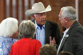 In Wyoming Governor S Race A Wealthy Conservative Donor Tries On A New Hat Candidate The New York Times