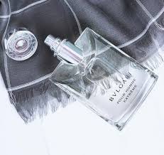 This eau de toilette serves as an element of surprise and opens with petit grain, soothing lavender, and galbanum notes followed by guaiac wood and cardamom at the heart. Health Beauty Beauty Bvlgari Extreme Pour Homme Edt 100 Ml Sme Businesses Having Special Deals Singapore 99 Sme