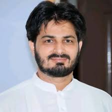 His father could sell a ketchup popsicle to a woman in white gloves.