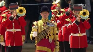 Trooping the colour is an annual military celebration that pays tribute to the monarch, and is also known as why does the trooping of the colour take place? Trooping The Colour 2018 Zu Ehren Der Konigin Youtube