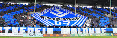 Die beiden fanlager trennen gerade einmal wenige minuten fußweg voneinander. Featured Pro Waldhof E V Page 4