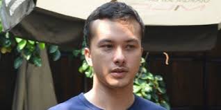 Penasaran nggak sih, kengapa ia begitu digilai banyak begitu salah satu komentar yang saya temui di salah satu postingan instagram nicholas saputra. 7 Artis Yang Kehidupan Pribadinya Jarang Tersorot Nicholas Saputra Hingga Vj Daniel Merdeka Com