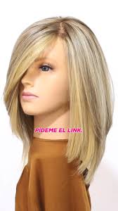 Mechas gris o plata Se trata de mechas en tonos grises y blancos que  realzan el cabello haciendo que luzca espectacular. Esta técnica te permite  si tienes canas disimulas o hacer más