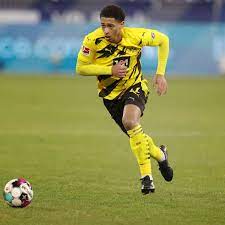 Bellingham racially abused on instagram after bundesliga draw. Jude Bellingham Bvb England Schwarmt Aber Eine Qualitat Fehlt Noch Bvb