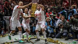 Fc köln den vortritt lassen. Dfb Pokal Finale So Feiert Der Fc Bayern Das Double In Berlin Sportbuzzer De
