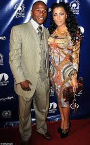 Floyd Mayweather Jr S Girlfriend Wears Same Gown As Boxer S Daughter Floyd Mayweather International Film Festival Shantel Jackson