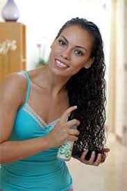 Definir Raviver Ou Faire Briller Ses Boucles Les Vaporisateurs Hydratants Magiques Beautiful Boucles Soin Be Soin Cheveux Boucles Cheveux Beaute Cheveux