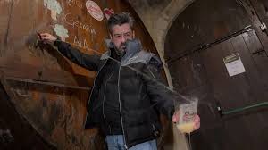 Esta es la forma correcta de servir la sidra