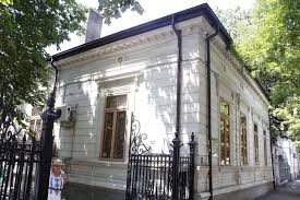 Peste 200 de pensionari din constanta și din județ au stat la coadă, unii lângă alții, fără să respecte distanțarea fizică, la casa de ajutor reciproc a pensionarilor. 110 Ani De La Fondarea Carp GalaÅ£i ViaÅ£a LiberÄƒ GalaÅ£i
