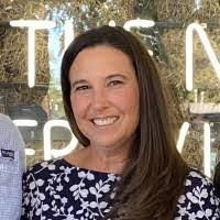 Deborah Hauer's Instagram, Twitter & Facebook