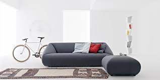 Una selezione di divani 2 posti salvaspazio che assicurano il confort anche negli spazi più ridotti, da godere da soli in dolce compagnia. Divani A Due Posti Di Design Le Foto Living Corriere