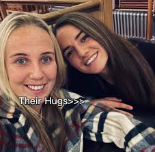 #fypシ #fyp #meadonk Ik there not together anymore, but their hugs were  something else 🥺❤️@Danielle van de Donk @Beth Mead