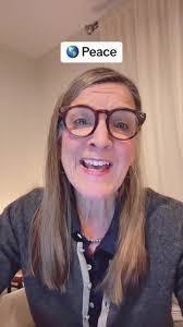 Lesley Latimer's Instagram, Twitter & Facebook