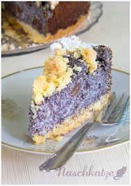 Für die streusel alle zutaten mit den händen verreiben bis krümel entstehen und die streusel bis zur weiterverarbeitung kühl stellen. Saftiger Mohn Streusel Kuchen Naschkatze