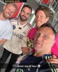 Great afternoon at the Ajax stadium with Wout Weghorst, Ross Smith and Davy  Klaassen thanks for the invite and tour 😁👌🏻