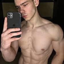 Top 70 Powerlifting Influencers in 2025