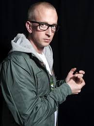 Gunnar greve kom for første gang sammen med kjæresten henny stenshaug pettersen på den rød løperen før årets spellemannpris. Gunnar Greve Gjor Comeback Som Rapper 730 No