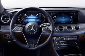 Un Volant Ultra Moderne Pour La Nouvelle Mercedes Classe E Actualite Automobile Motorlegend